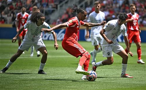 บาเยิร์น มิวนิค พบ โอ๊คแลนด์ ซิตี้