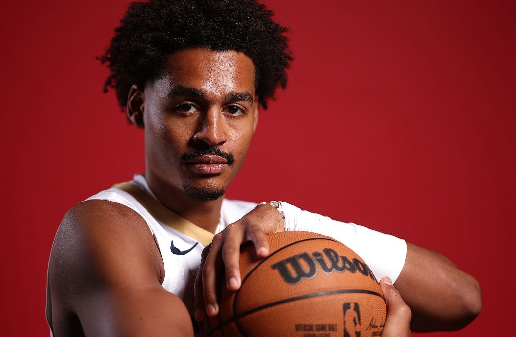 คุมบอลไม่ดี! สเปอร์สยิงจากระยะสามแต้มเพียง 30.2% ขณะที่เพลิแกนส์ยิง 31.3%